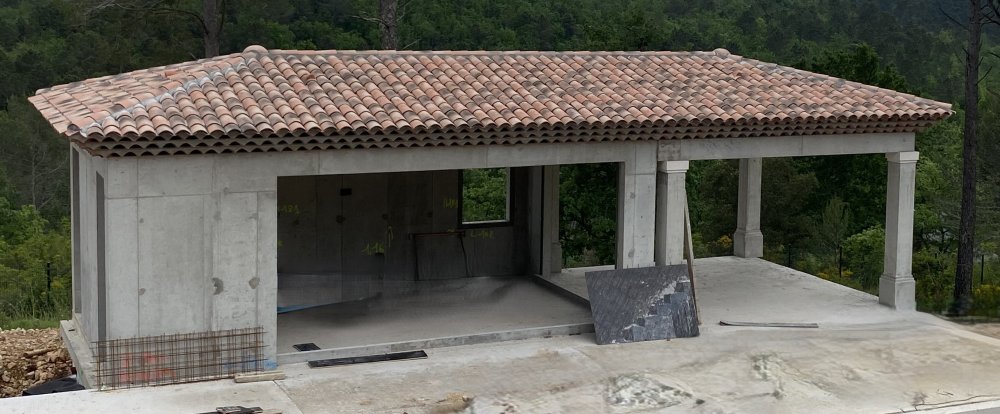 Réalisation du gros oeuvre d'un pool house à Tourrettes
